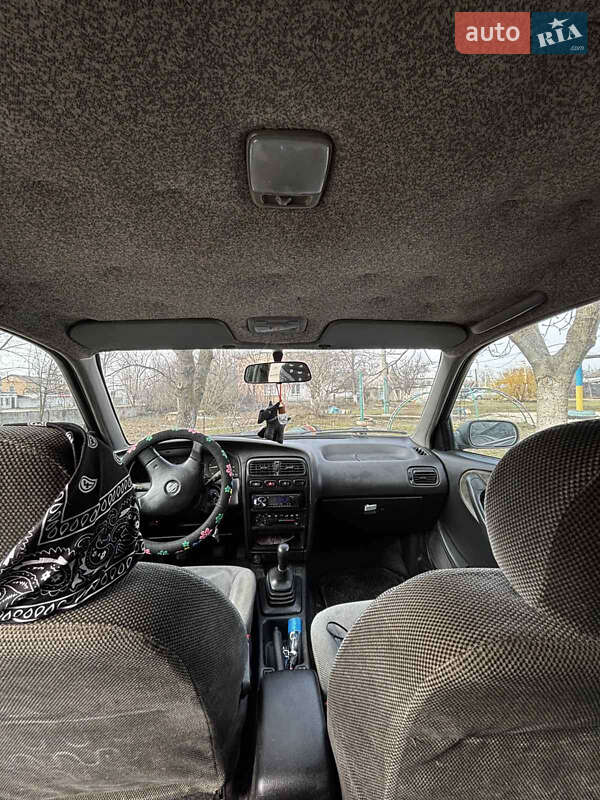 Седан Nissan Primera 1992 в Днепре