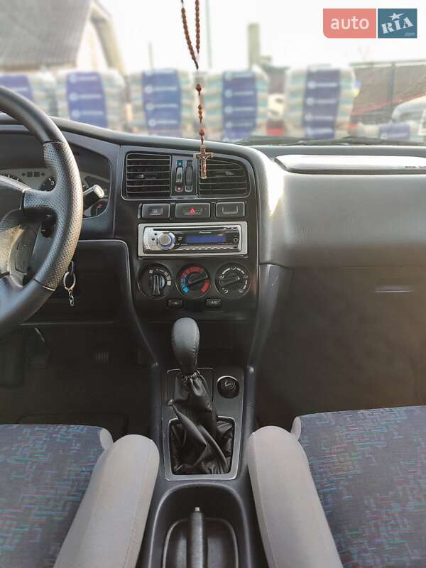 Седан Nissan Primera 1999 в Теребовле