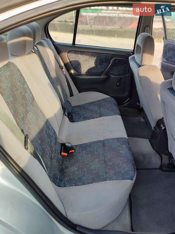 Седан Nissan Primera 1999 в Теребовле