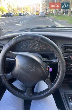Седан Nissan Primera 1995 в 