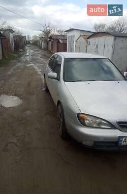 Седан Nissan Primera 2000 в 