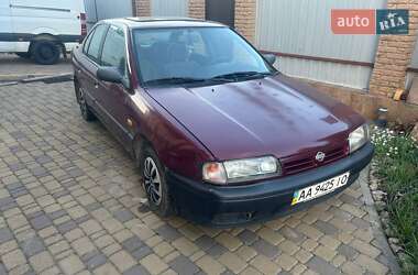 Седан Nissan Primera 1992 в 