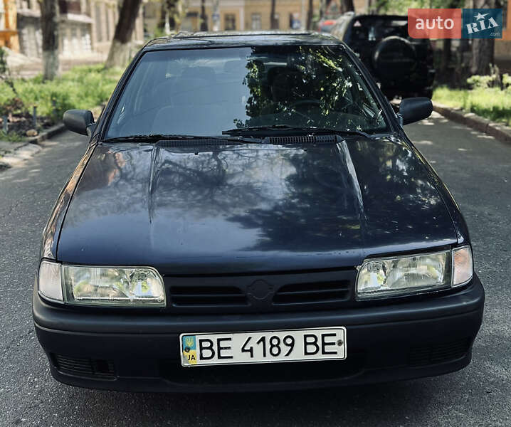 Седан Nissan Primera 1993 в 
