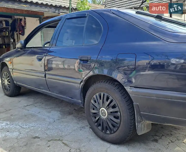 Nissan Primera 1992