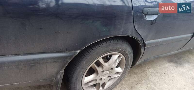 Седан Nissan Primera 1993 в Одесі