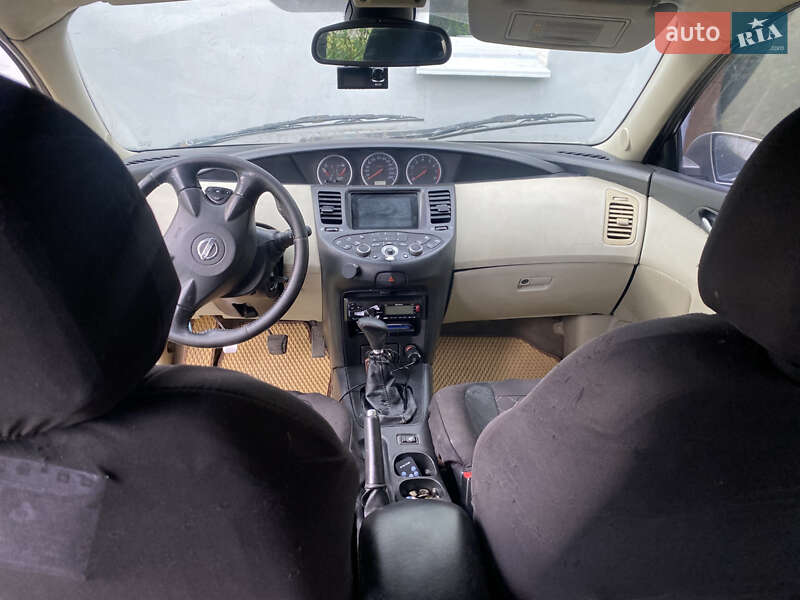 Седан Nissan Primera 2004 в Ужгороде