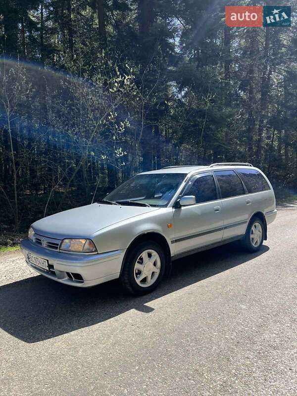 Универсал Nissan Primera 1992 в Самборе