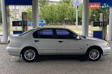 Седан Nissan Primera 2001 в 