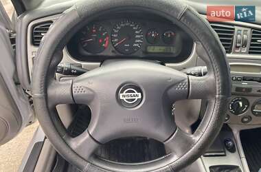 Седан Nissan Primera 2001 в 