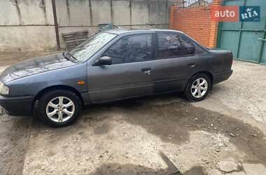Седан Nissan Primera 1992 в 