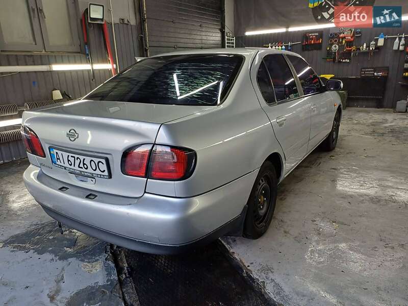 Седан Nissan Primera 2001 в Ирпене