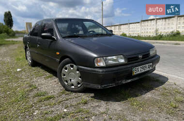Седан Nissan Primera 1993 в Хмельницком