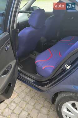 Седан Nissan Primera 2002 в 