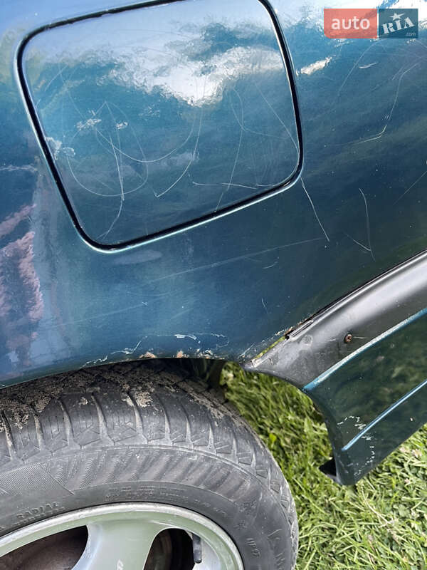 Седан Nissan Primera 1996 в Львове