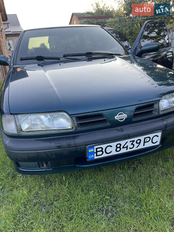 Седан Nissan Primera 1996 в Львове