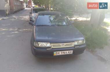 Седан Nissan Primera 1991 в Хмельницком