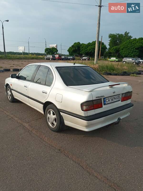 Седан Nissan Primera 1996 в Смілі