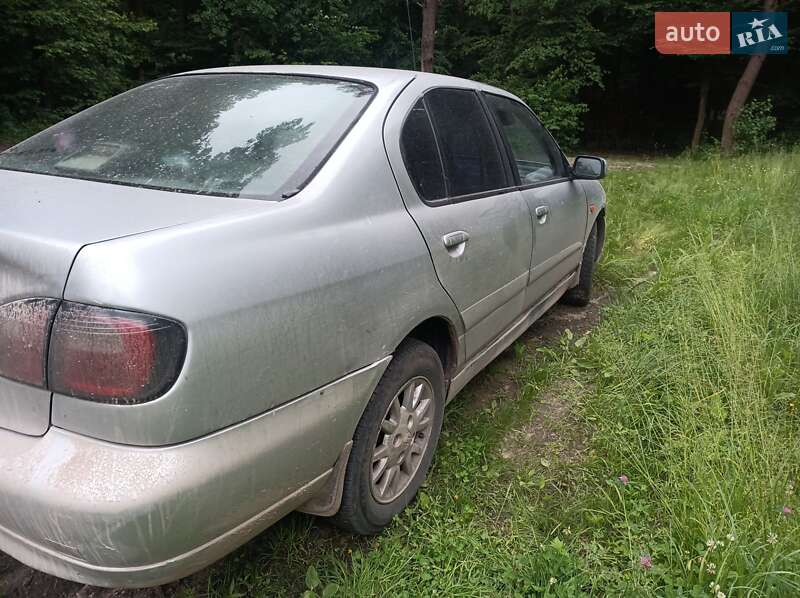 Седан Nissan Primera 2001 в Львові