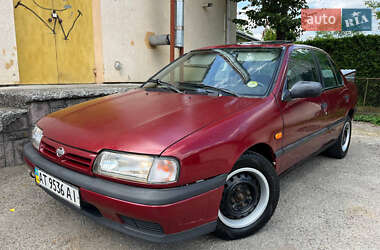 Седан Nissan Primera 1993 в Надворной