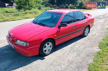 Седан Nissan Primera 1993 в Луцьку