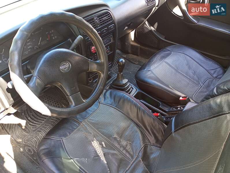 Седан Nissan Primera 1993 в Луцьку фото 7 Седан Nissan Primera 1993 в Луцьку