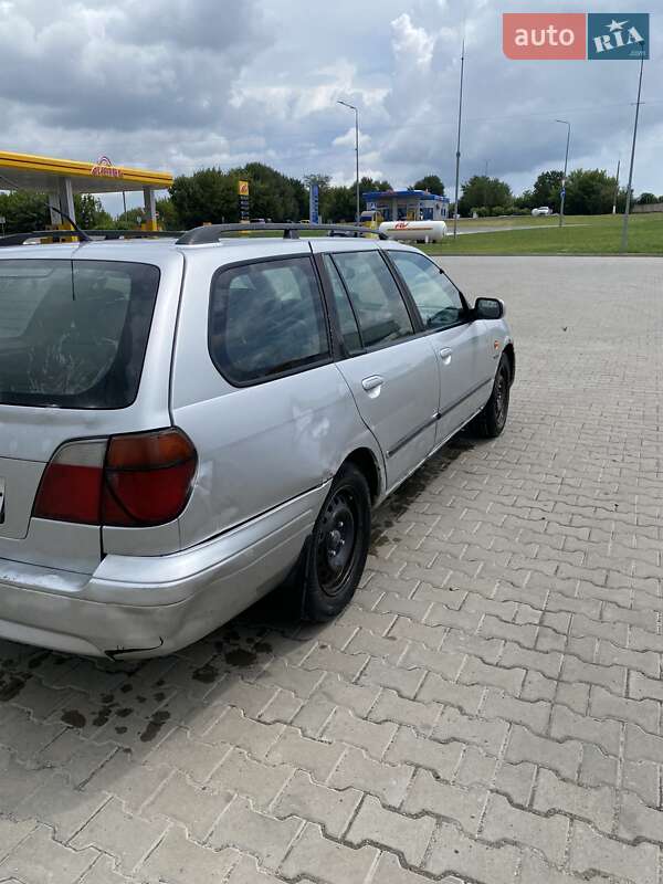 Універсал Nissan Primera 1998 в Луцьку