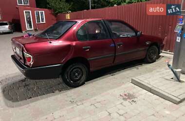 Седан Nissan Primera 1993 в Хмельницком