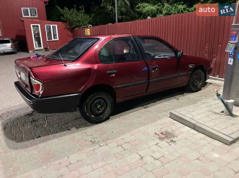 Nissan Primera 1993