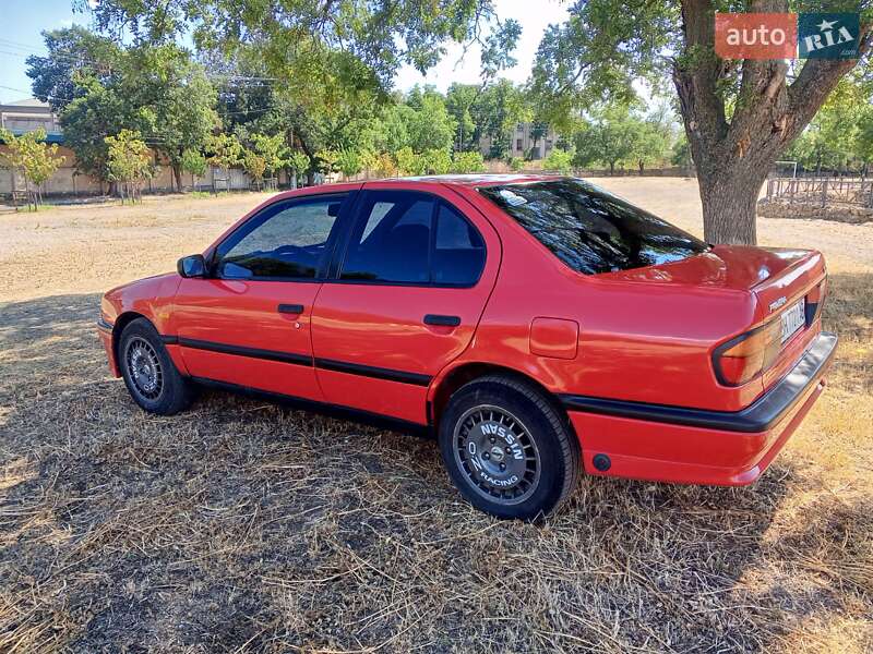Nissan Primera 1992