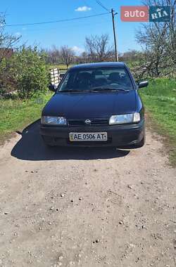 Хетчбек Nissan Primera 1993 в Дніпрі