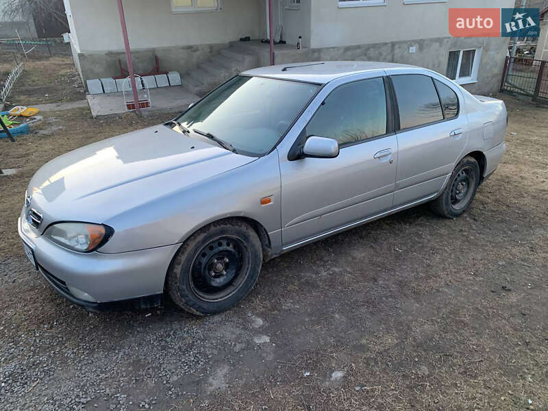 Седан Nissan Primera 2001 в Лановцах