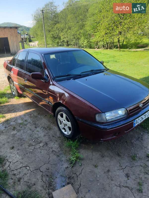 Седан Nissan Primera 1994 в Верхньому Водяному