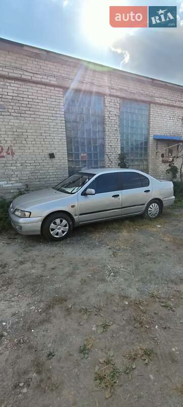 Седан Nissan Primera 1998 в Луцке фото 4 Седан Nissan Primera 1998 в Луцке