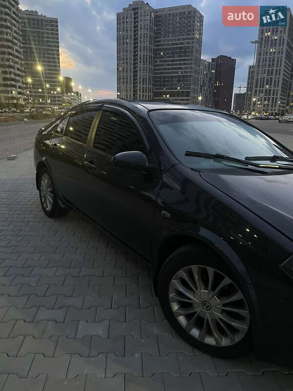 Седан Nissan Primera 2002 в Киеве