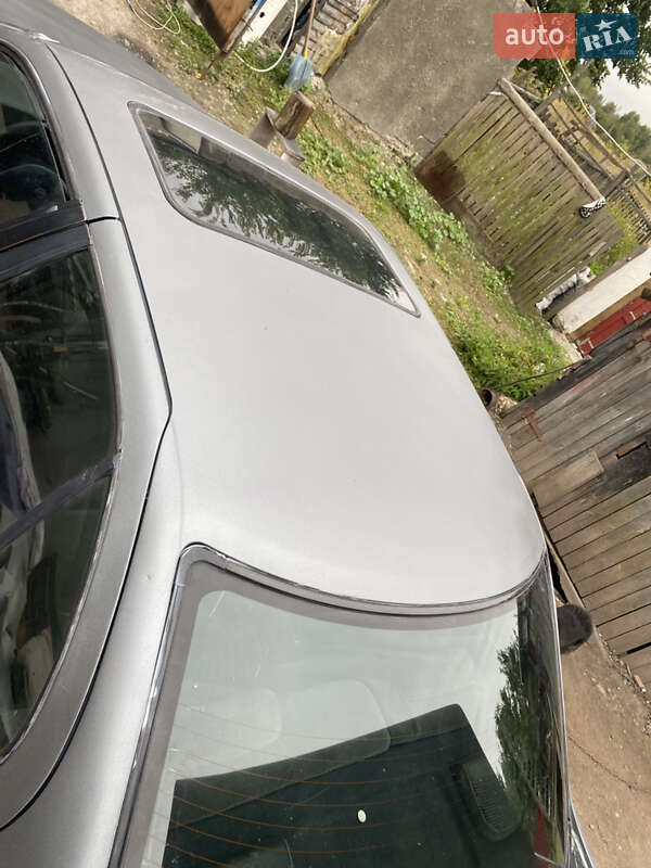 Седан Nissan Primera 1993 в Малине