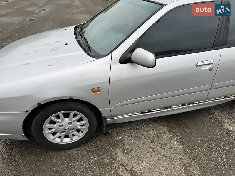 Nissan Primera 2001
