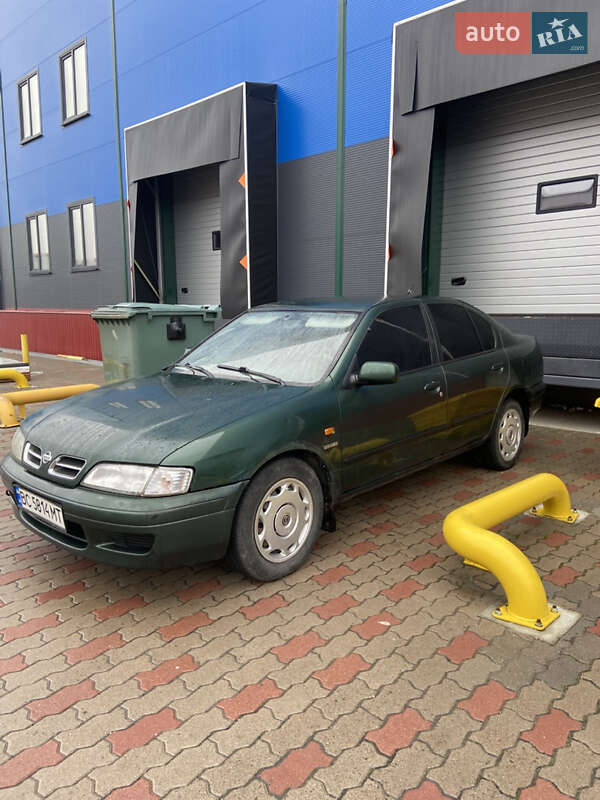 Седан Nissan Primera 1998 в Городке