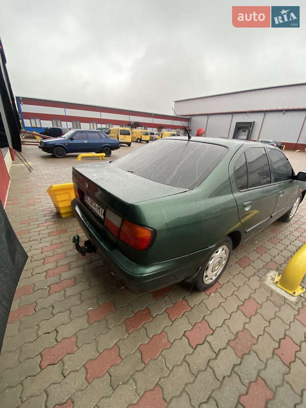 Седан Nissan Primera 1998 в Городке