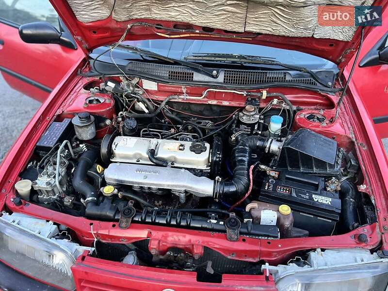 Седан Nissan Primera 1993 в Ізмаїлі