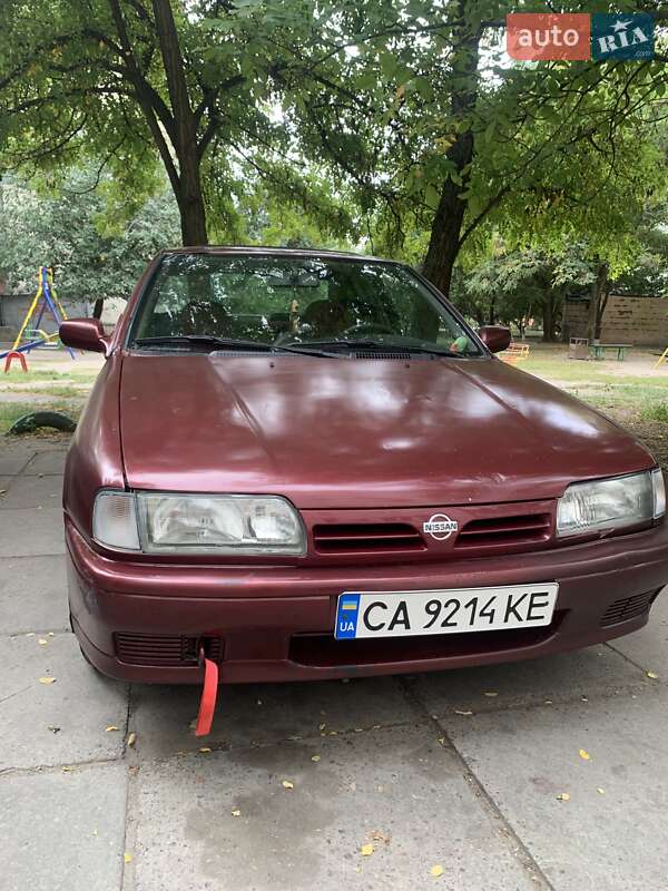 Седан Nissan Primera 1993 в Черкасах