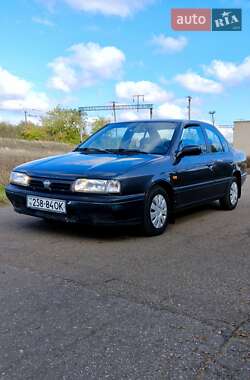 Седан Nissan Primera 1992 в Роздільній