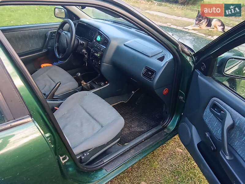 Лифтбек Nissan Primera 1998 в Львове