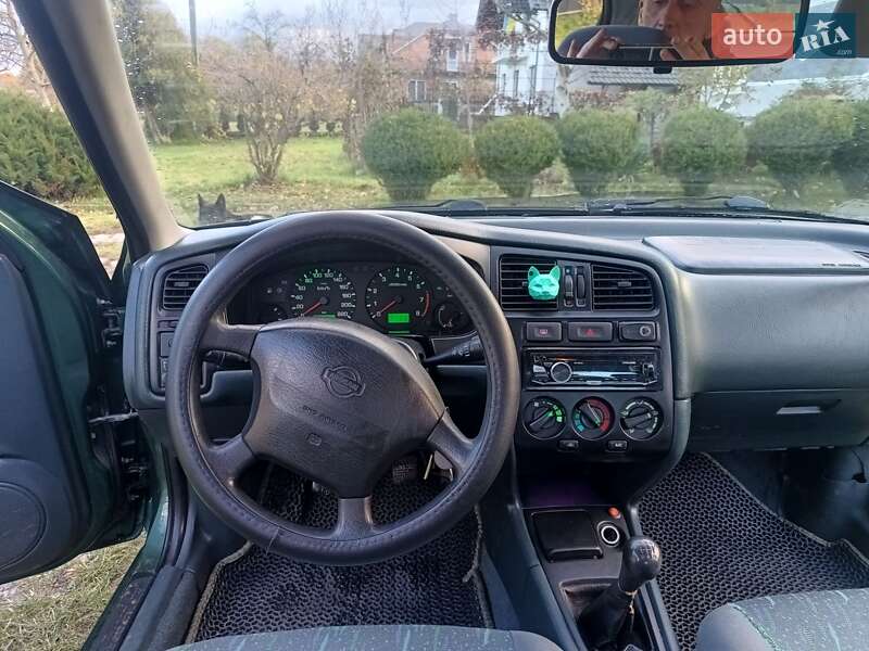 Лифтбек Nissan Primera 1998 в Львове