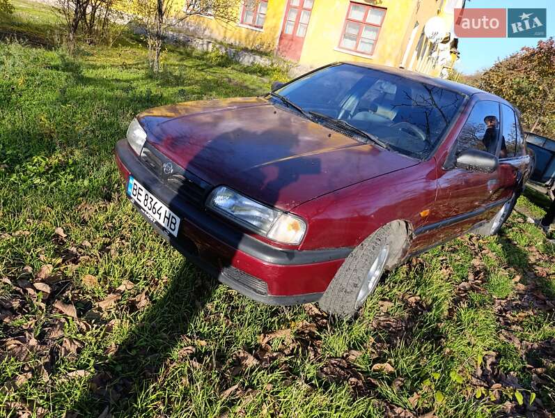 Седан Nissan Primera 1994 в Вознесенске