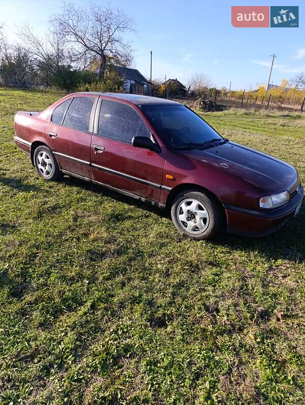Седан Nissan Primera 1994 в Вознесенске