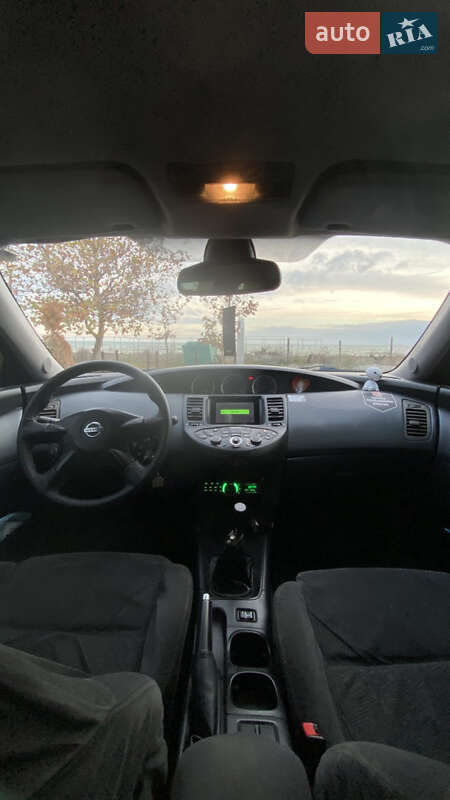 Седан Nissan Primera 2004 в Южном