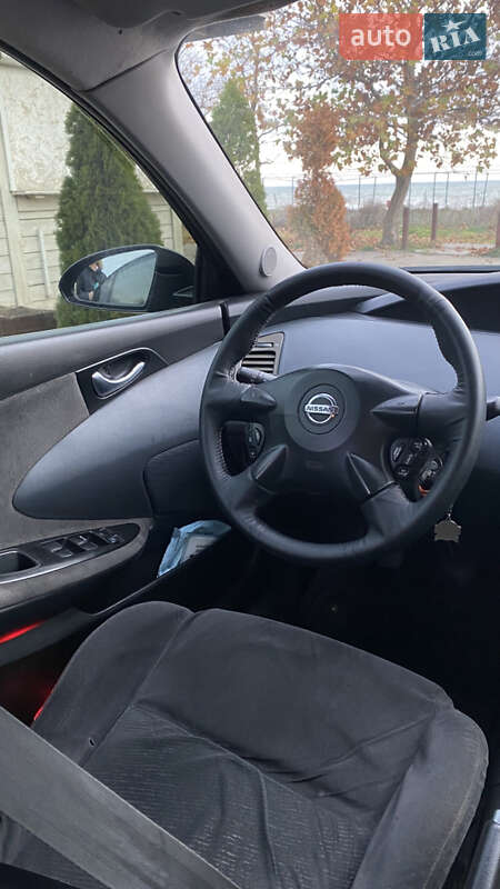 Седан Nissan Primera 2004 в Южном