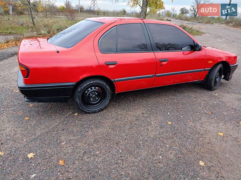 Седан Nissan Primera 1990 в Граденицах фото 10 Седан Nissan Primera 1990 в Граденицах