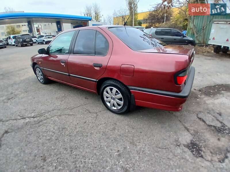 Седан Nissan Primera 1996 в Одессе