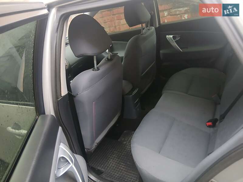 Универсал Nissan Primera 2005 в Виннице